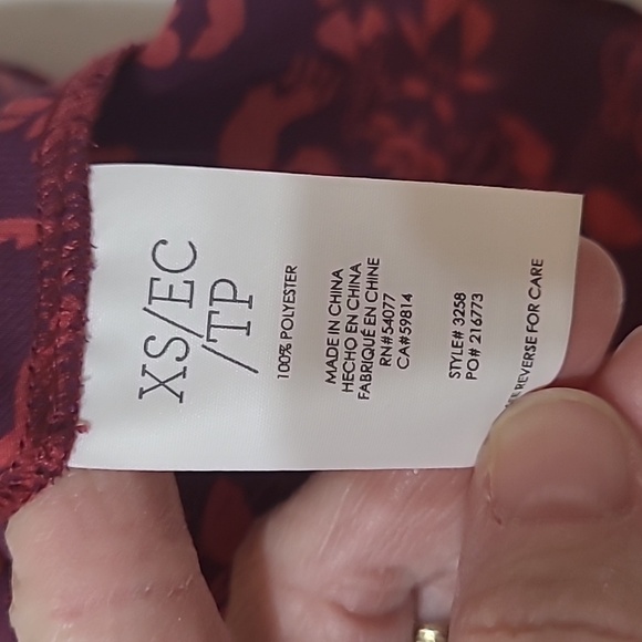 CAbi women's sleeveless with split back top size XS - Picture 5 of 8